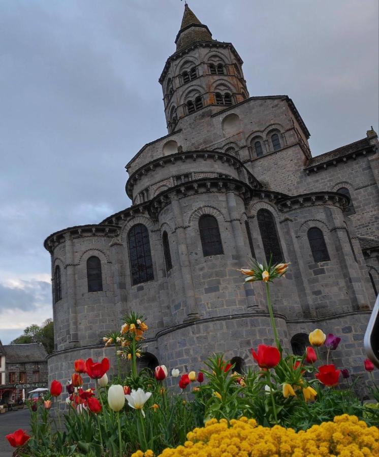 Lilas, Gite Saint Antoine, Orcival, Entre Sancy Et Volcans. Exterior foto